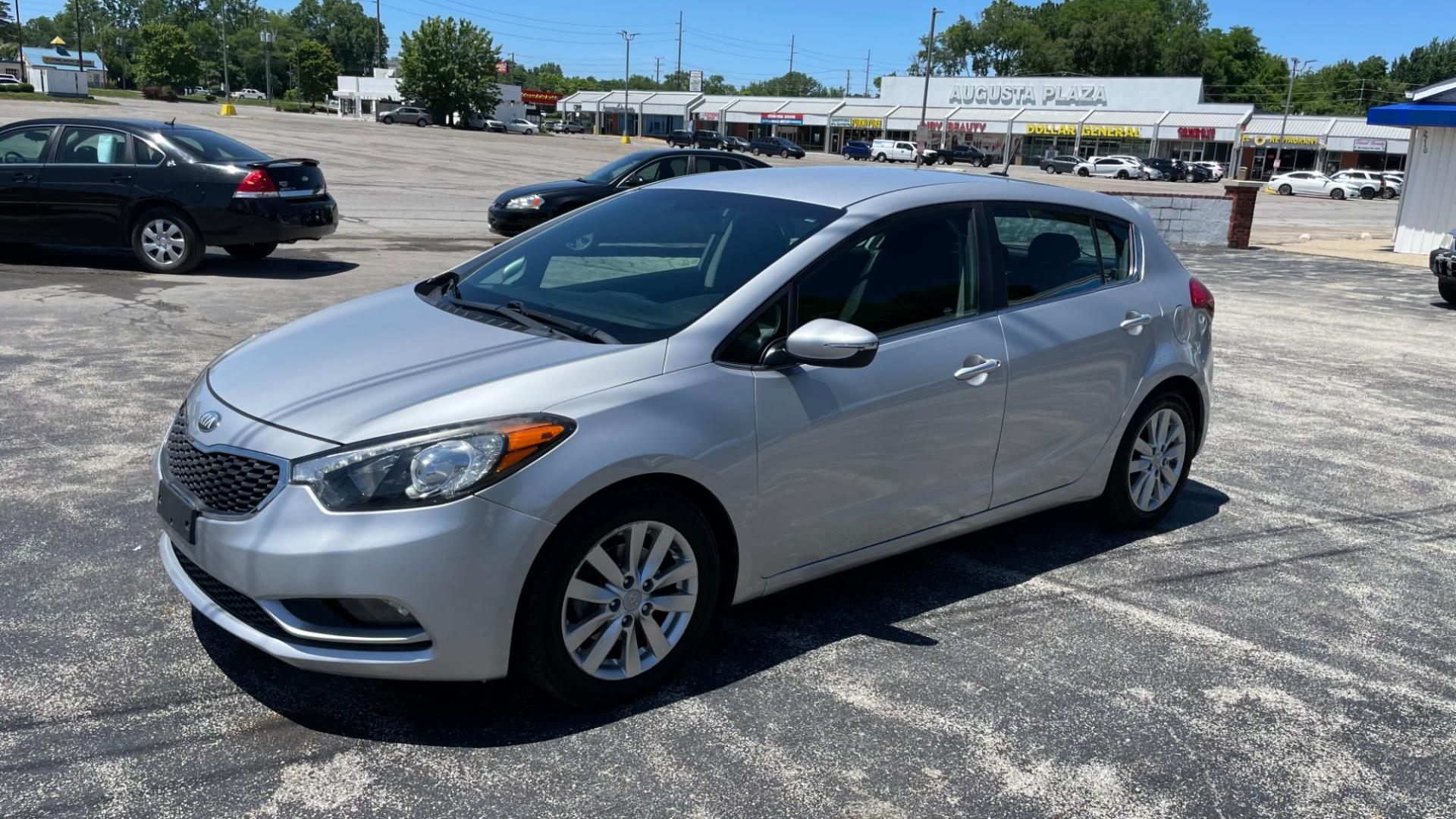 2015 Silver /BLACK / GRAY Kia Forte 5-Door EX (KNAFX5A83F5) with an 4 CYL 2.2 GDI engine, 6-Speed Automatic transmission, located at 2710A Westlane Rd., Indianapolis, IN, 46268, (317) 291-2000, 39.885670, -86.208160 - Photo#0